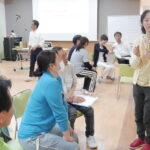 組織づくりと人材育成のことなら、実績あるファシリテーターにお任せを。自走型組織、自律型組織への組織変革、組織開発、チームビルディング、リーダー育成、社員教育、会議・ミーティングの活性化をプロのファシリテーションの技術で実現します。心理的安全性を向上させ、社員の主体性とやる気を引き出し、持続的に発展する強い組織づくりを伴走支援します。神戸を拠点に関西、東海、岐阜県、全国で対面・オンラインでの研修に対応しています。