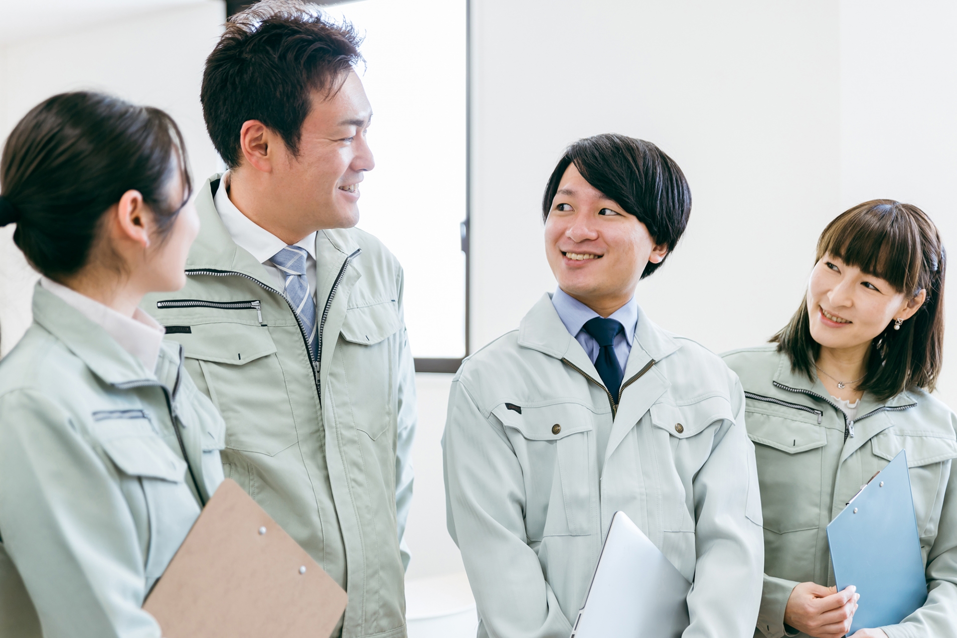 組織づくりと人材育成のことなら、実績あるファシリテーターにお任せを。自走型組織、自律型組織への組織変革、組織開発、チームビルディング、リーダー育成、社員教育、会議・ミーティングの活性化をプロのファシリテーションの技術で実現します。心理的安全性を向上させ、指示待ち社員の主体性とやる気を引き出し、持続的に発展する強い組織づくりを伴走支援します。神戸を拠点に関西、東海、岐阜県、全国で対面・オンラインでの研修に対応しています。